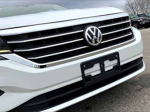 Used 2020 Volkswagen Passat 2.0T SEL image 33