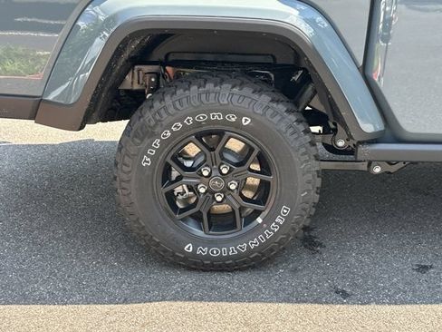 New 2026 Jeep Gladiator Sport AWD/4WD image 16