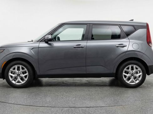 Used 2025 Kia Soul LX w/ LX Technology Package FWD image 5