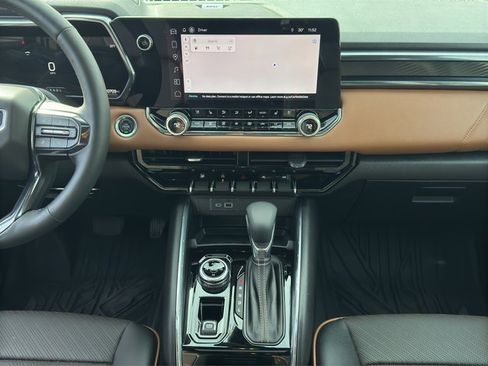 Certified 2025 GMC Canyon AT4 w/ Technology Plus Package image 19