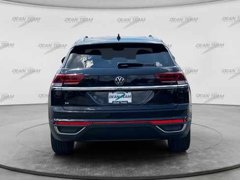 Used 2023 Volkswagen Atlas Cross Sport SE w/ Panoramic Sunroof Package FWD image 7