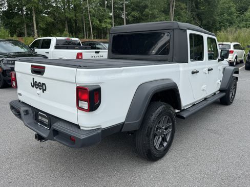 Used 2025 Jeep Gladiator Sport AWD/4WD image 5