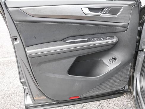 Certified 2024 Volkswagen Atlas Cross Sport SE image 25