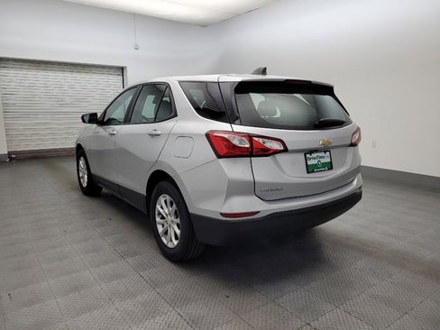 Used 2021 Chevrolet Equinox LS FWD image 5