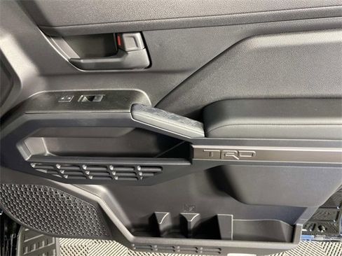 Used 2025 Toyota 4Runner TRD Off-Road image 25