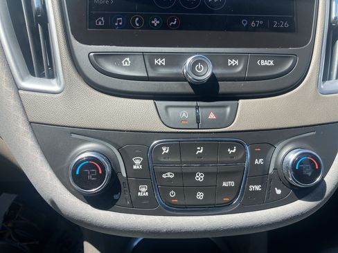 Used 2022 Chevrolet Malibu LT FWD image 23