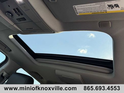 Used 2018 GMC Yukon SLT w/ Open Road Package image 27