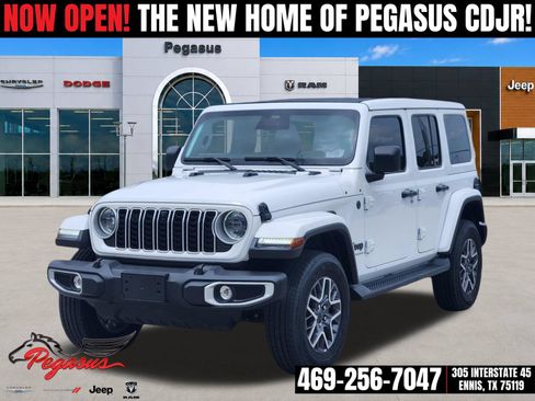 Used 2025 Jeep Wrangler Unlimited Sahara AWD/4WD image 2