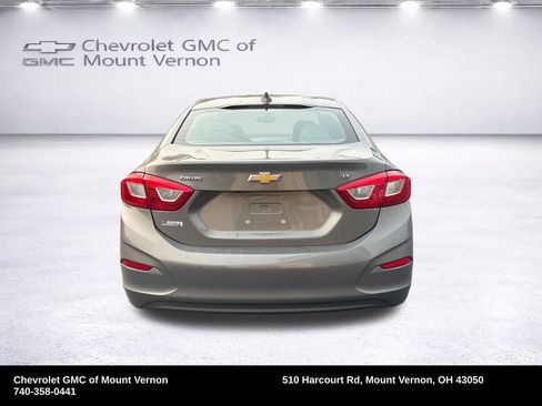 Used 2017 Chevrolet Cruze LT w/ Convenience Package FWD image 4