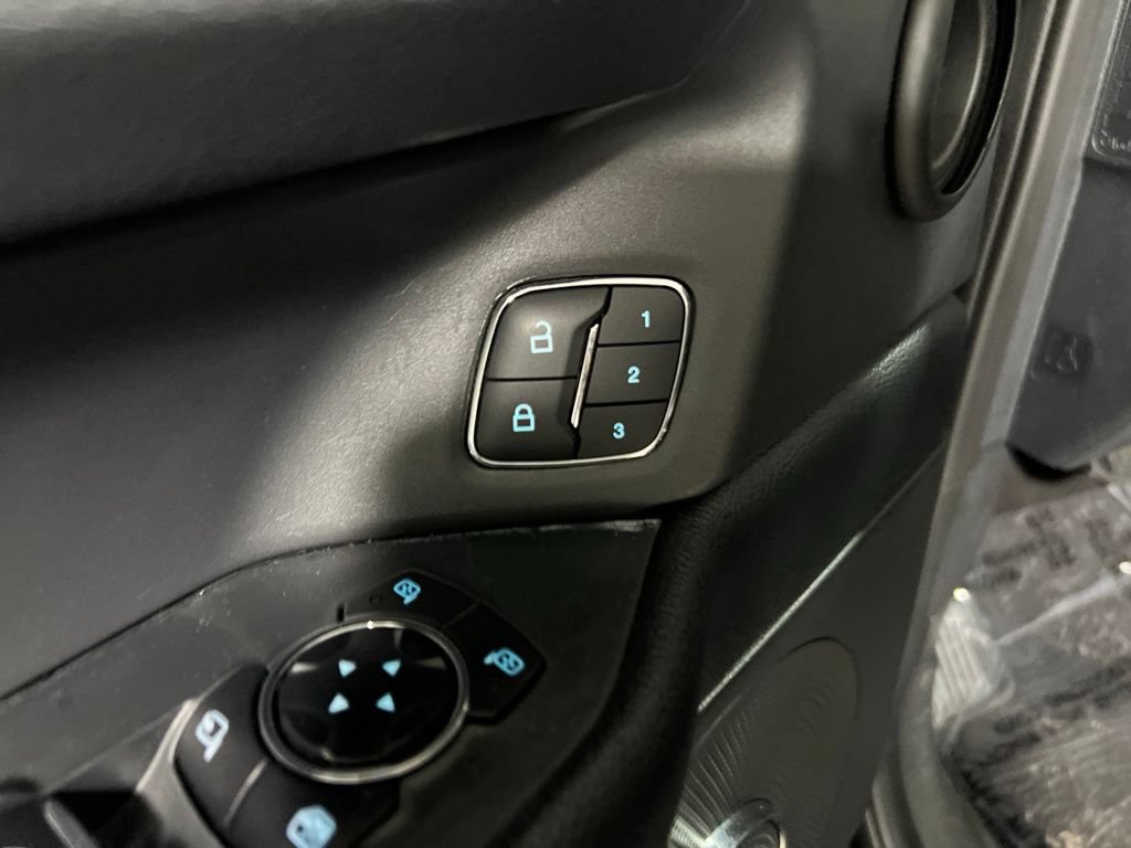 Used 2024 Ford Expedition XLT AWD/4WD image 25