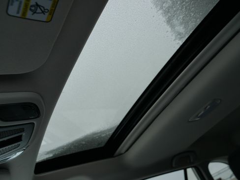 Used 2025 Subaru Outback Premium image 32