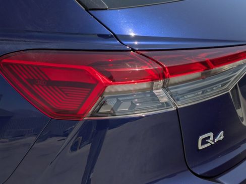 Used 2022 Audi Q4 e-tron Premium Plus AWD/4WD image 18