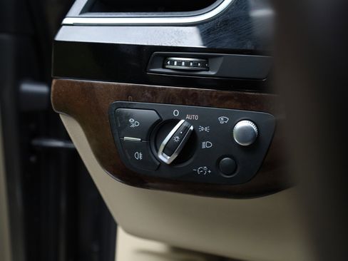 Used 2018 Audi Q7 3.0T Prestige image 30