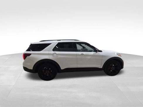 Certified 2022 Ford Explorer ST w/ Equipment Group 401A image 9