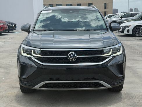 Certified 2022 Volkswagen Taos SEL AWD/4WD image 6