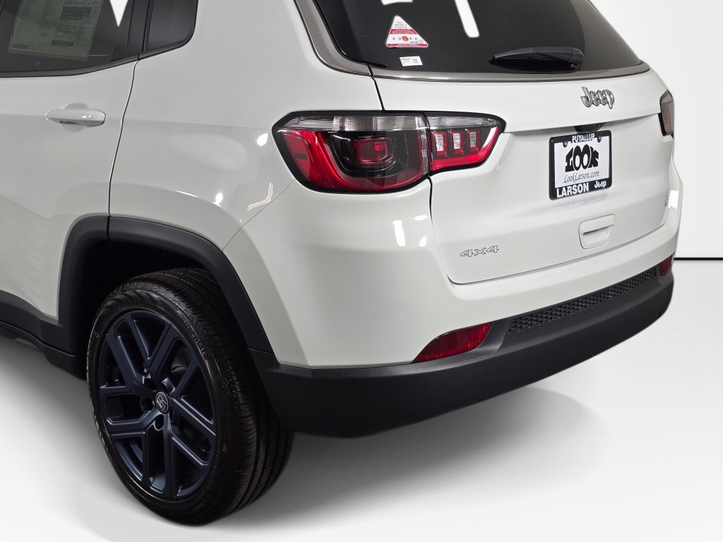 New 2026 Jeep Compass Latitude AWD/4WD image 16