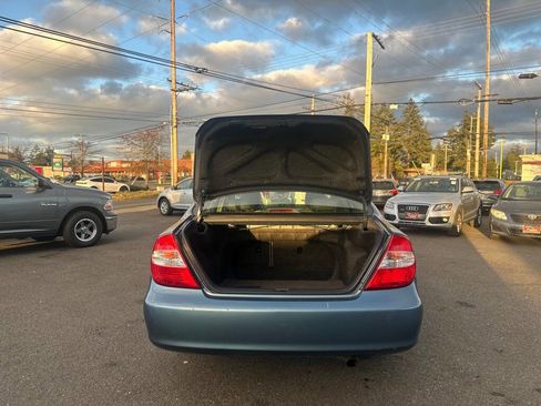 Used 2004 Toyota Camry LE image 8