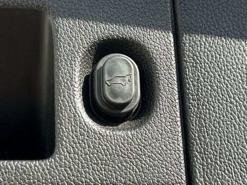 Used 2017 Chevrolet Tahoe LT image 33