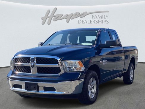 Used 2020 RAM 1500 Classic SLT w/ Luxury Group image 37