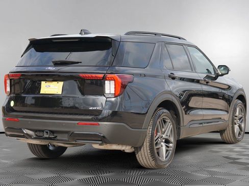 Certified 2025 Ford Explorer ST-Line w/ ST-Line Street Pack AWD/4WD image 5
