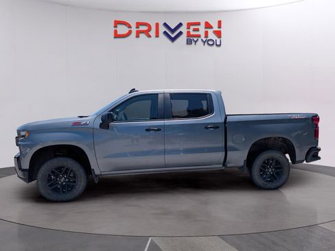 Used 2021 Chevrolet Silverado 1500 LT Trail Boss w/ Bed Protection Package AWD/4WD image 2