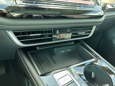 New 2026 Volkswagen Atlas SE FWD image 38