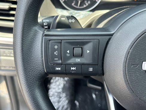 Used 2024 Nissan Rogue S AWD/4WD image 8