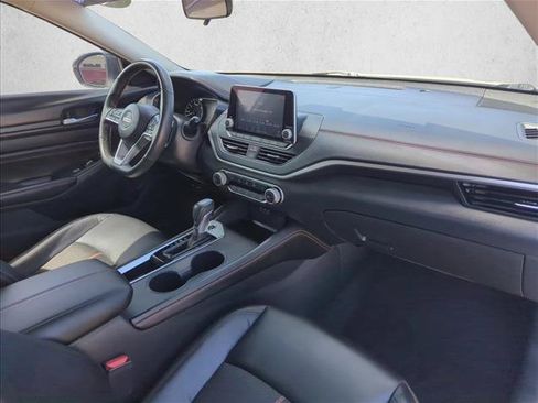 Used 2022 Nissan Altima 2.5 SR w/ Midnight Edition Package FWD image 19