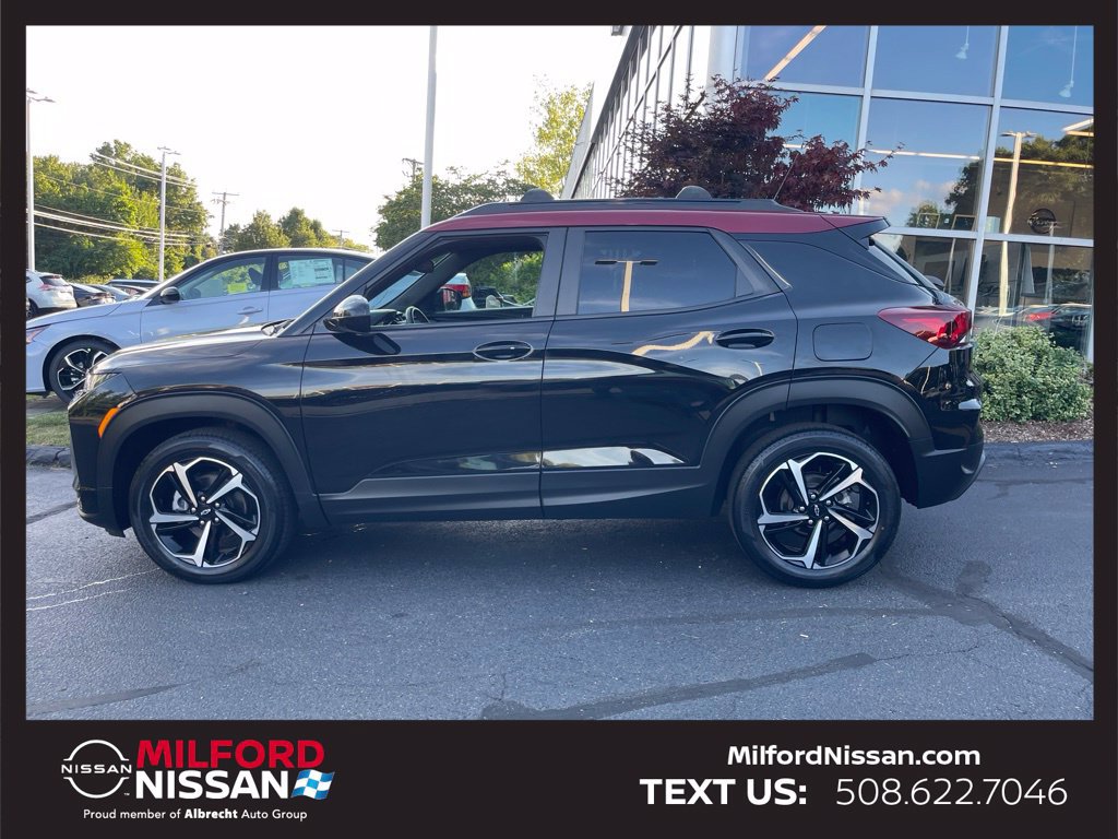 Used 2021 Chevrolet TrailBlazer RS w/ Convenience Package AWD/4WD image 2