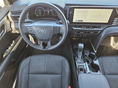 Used 2025 Toyota Camry XSE image 27