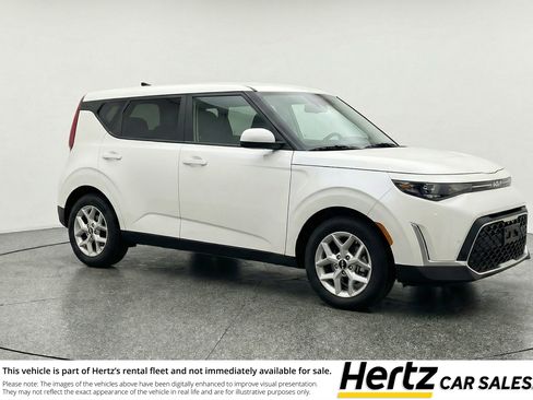 Used 2025 Kia Soul LX w/ LX Technology Package FWD image 1