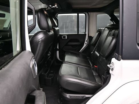 Used 2022 Jeep Wrangler Unlimited Sahara w/ Cold Weather Group AWD/4WD image 25