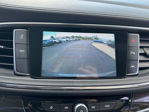 Used 2018 Buick Enclave Premium AWD/4WD image 14