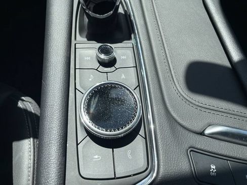 Used 2024 Cadillac XT6 Premium Luxury w/ Technology Package AWD/4WD image 18