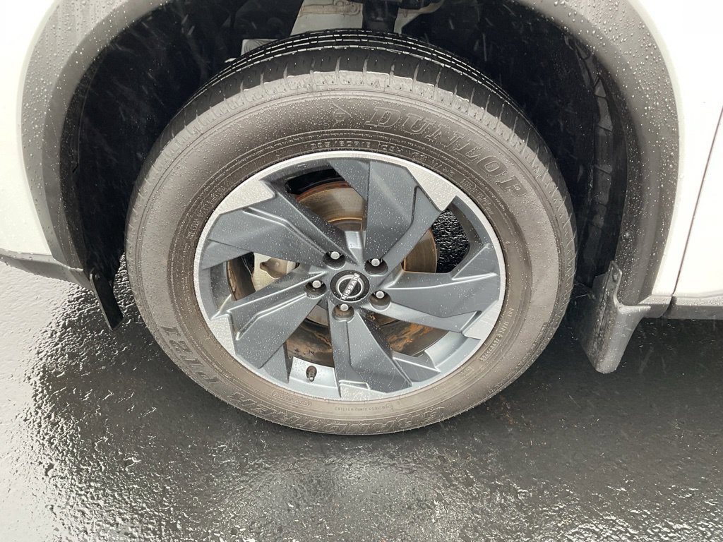 Used 2026 Nissan Rogue SV AWD/4WD image 9