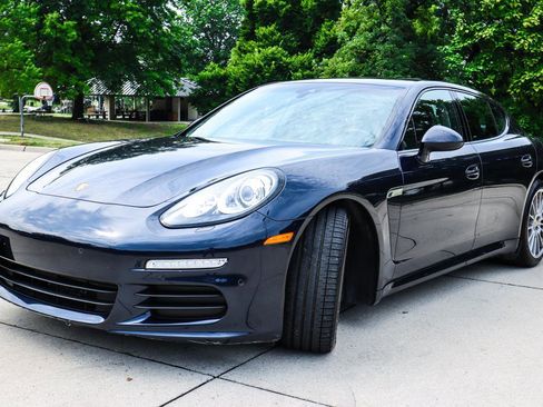 Used 2016 Porsche Panamera Edition image 3