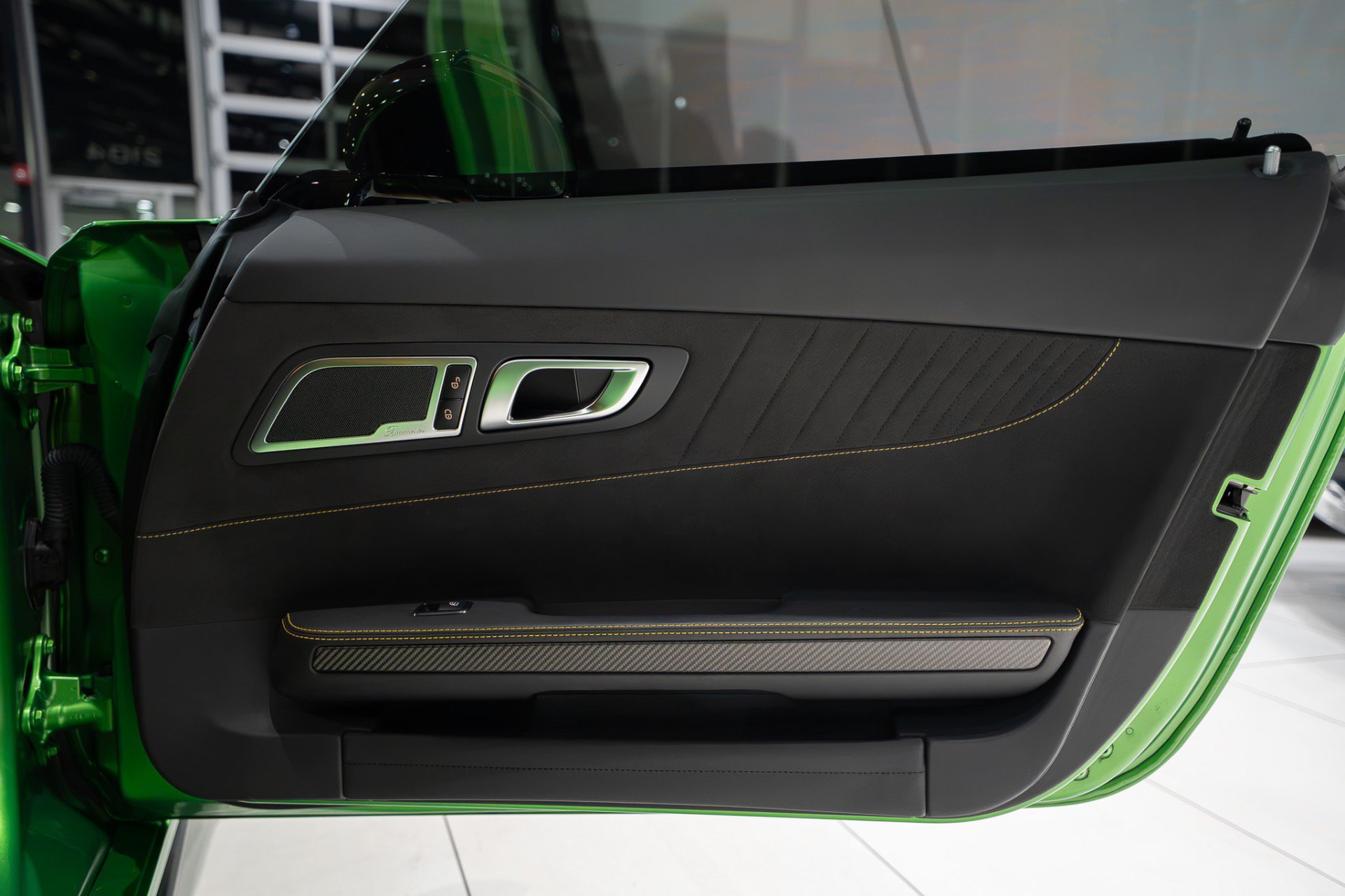 Used 2018 Mercedes-Benz AMG GT R w/ Exclusive Interior Package image 17