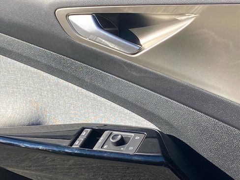 Certified 2024 Volkswagen ID.4 Standard image 16