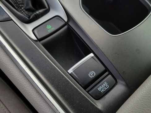 Used 2020 Honda Accord LX image 9