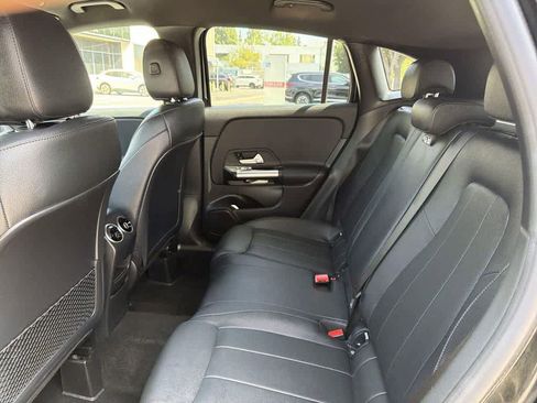 Used 2025 Mercedes-Benz GLA 250 4MATIC image 28