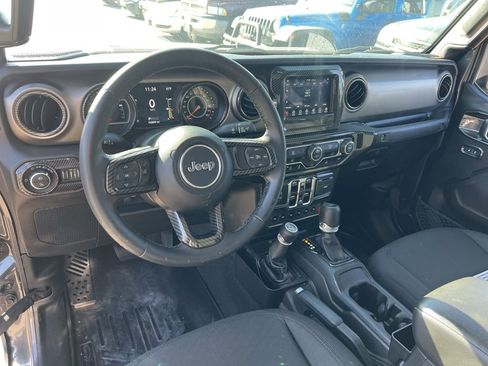 Certified 2021 Jeep Gladiator Sport image 8