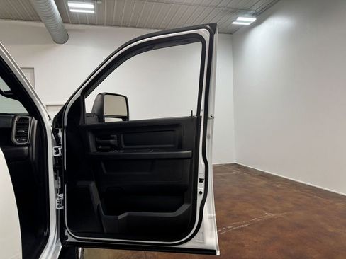 Used 2024 RAM 2500 Tradesman w/ Chrome Appearance Group image 61