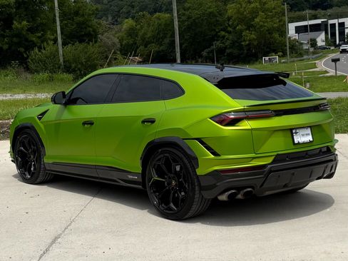 Used 2023 Lamborghini Urus Performante AWD/4WD image 4