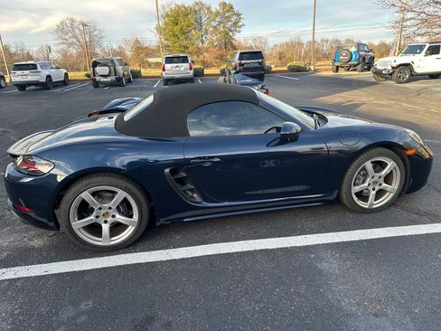 Used 2019 Porsche 718 Boxster image 8