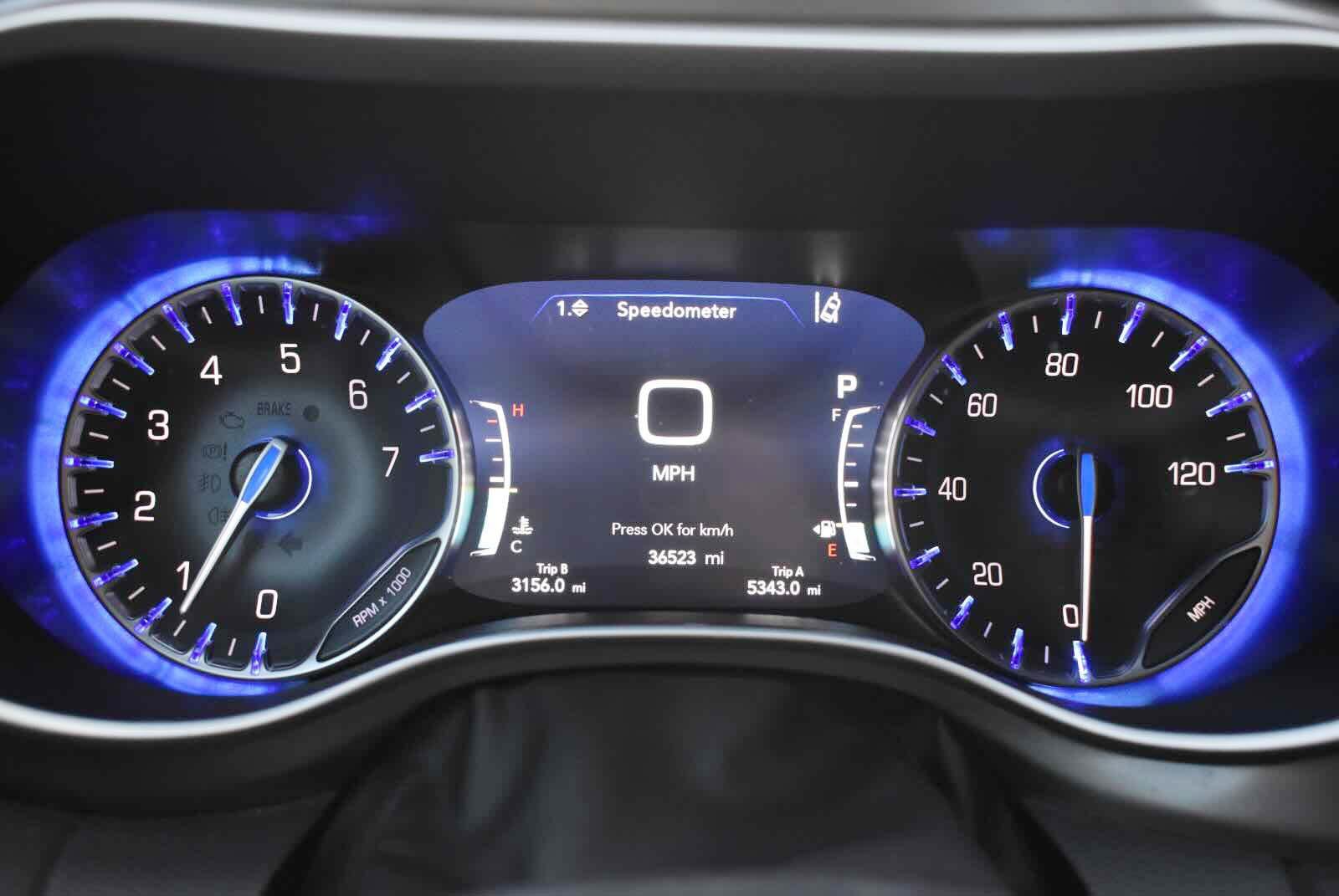 Used 2025 Chrysler Pacifica Select FWD image 19