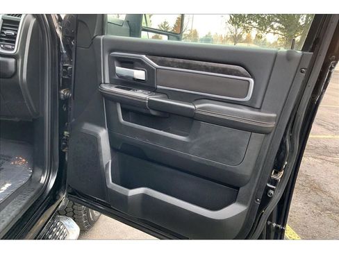 Used 2024 RAM 2500 Big Horn image 25