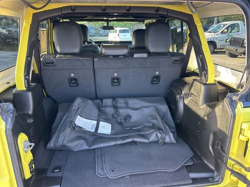 Used 2023 Jeep Wrangler Unlimited Sahara w/ Cold Weather Group image 31