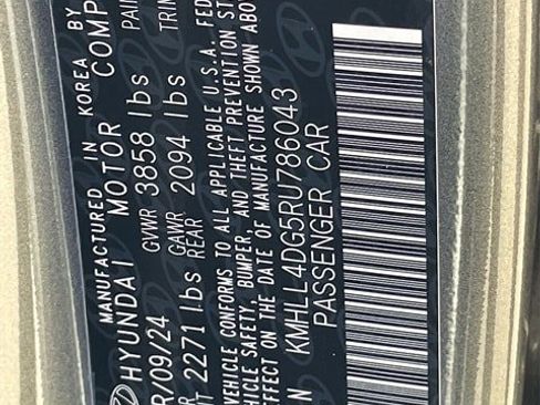 Used 2024 Hyundai Elantra SE image 27