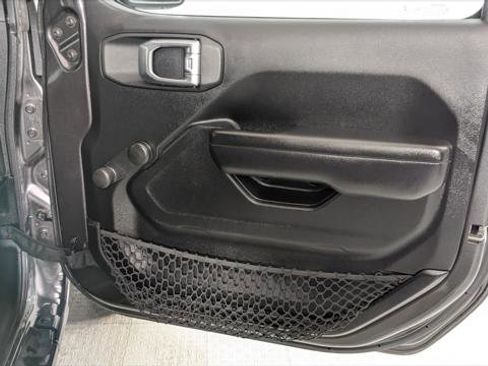 Used 2018 Jeep Wrangler Unlimited Sport image 22