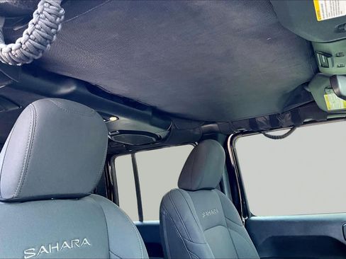 Used 2019 Jeep Wrangler Unlimited Sahara w/ Safety Group AWD/4WD image 14